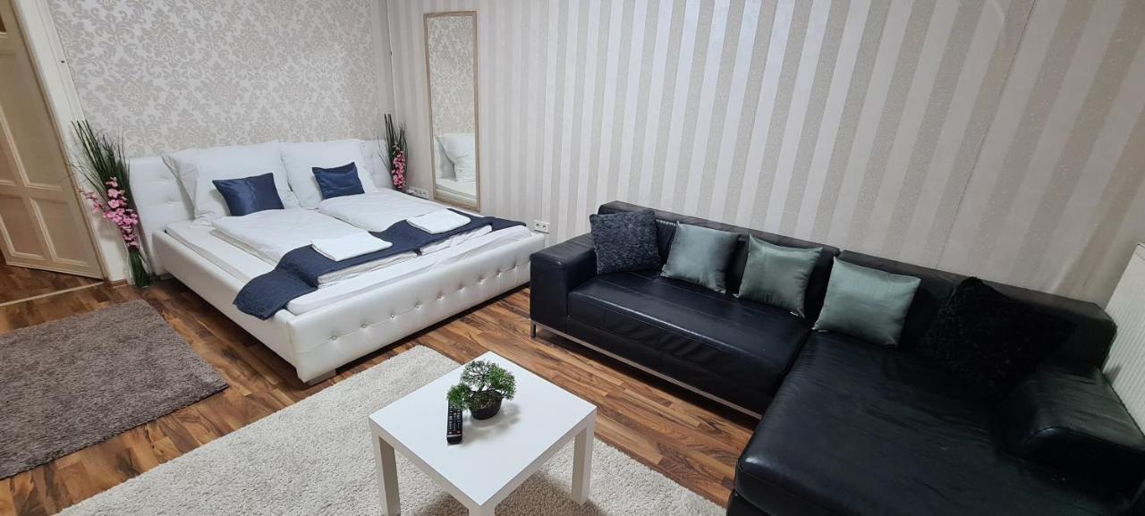 Elegant Apartment In The Hearth Of Budapest Eksteriør billede