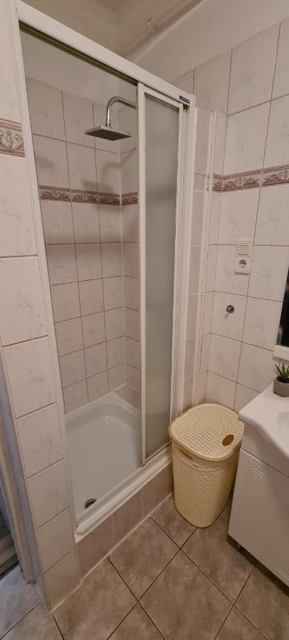 Elegant Apartment In The Hearth Of Budapest Eksteriør billede